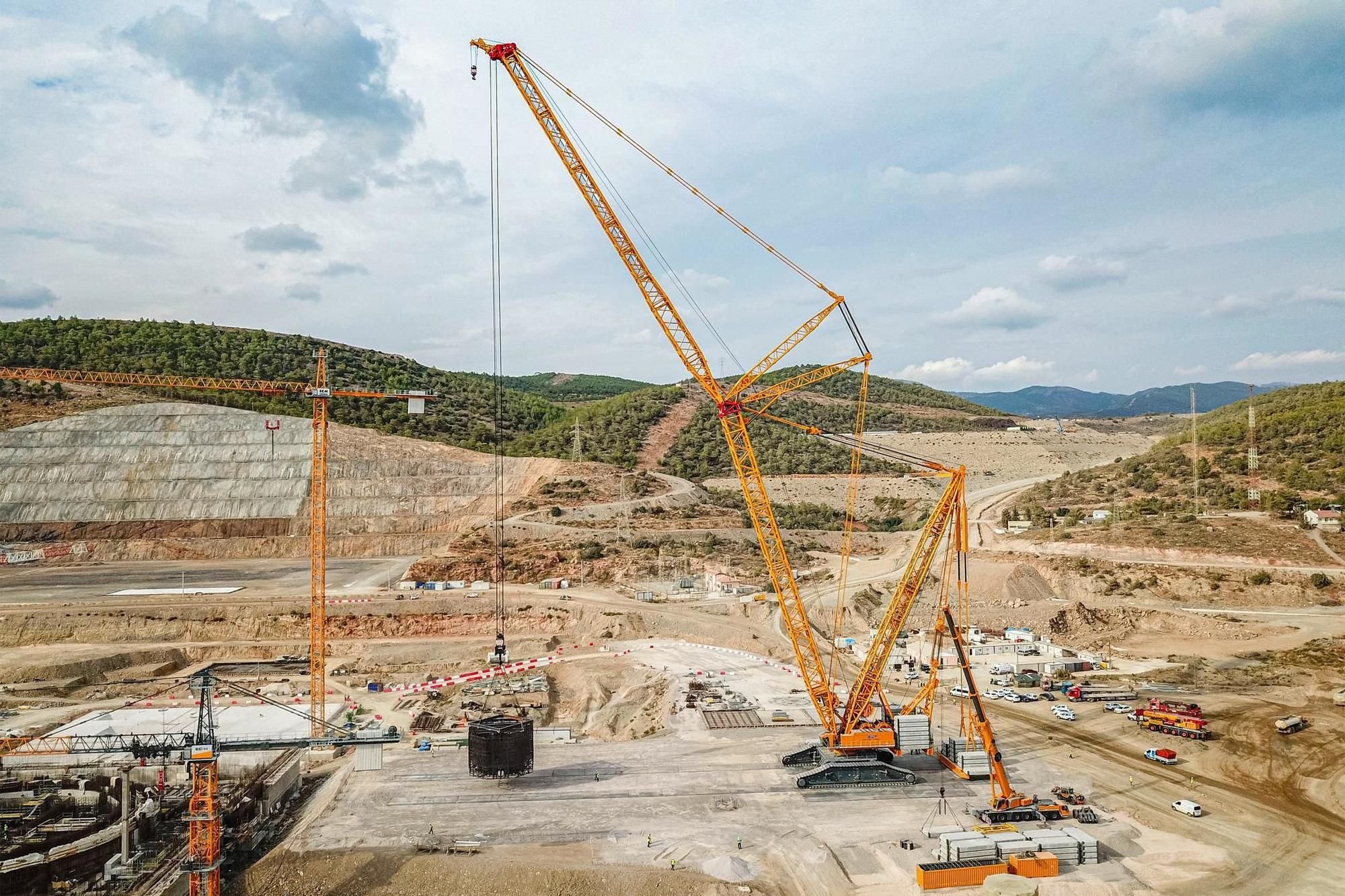 Liebherr Verkauft Tonnen Kran Nach Russland