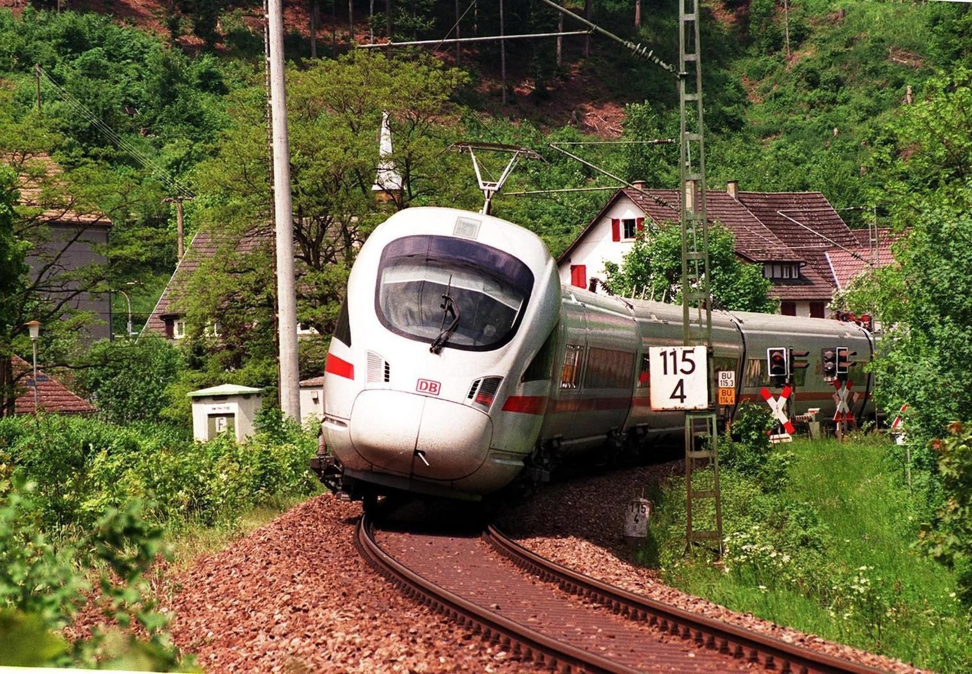 Land will mit der Schweiz über Neigetechnik Züge für Gäubahn sprechen