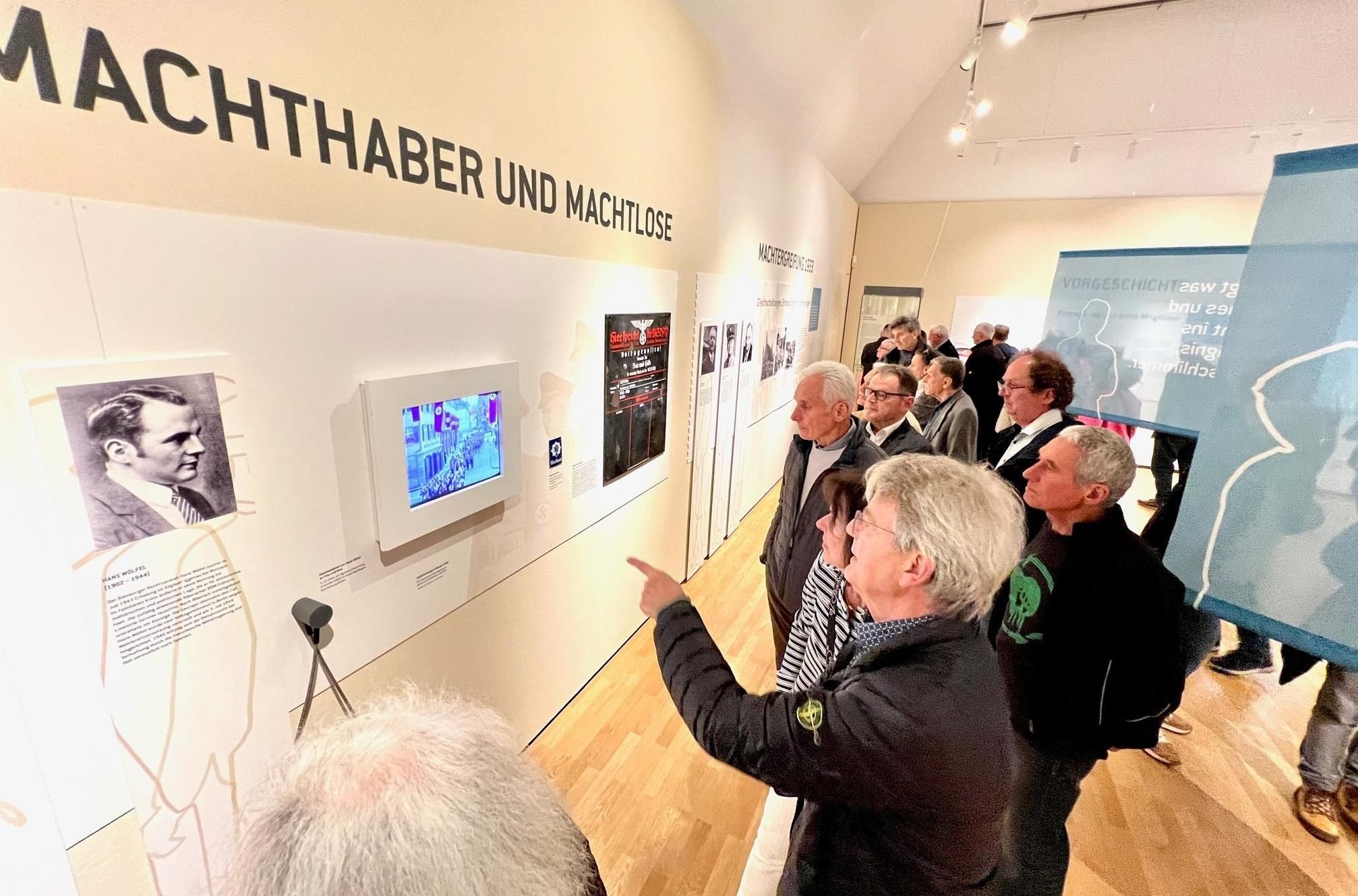 Biberach 400 Besucher kommen zur Eröffnung der NSAusstellung