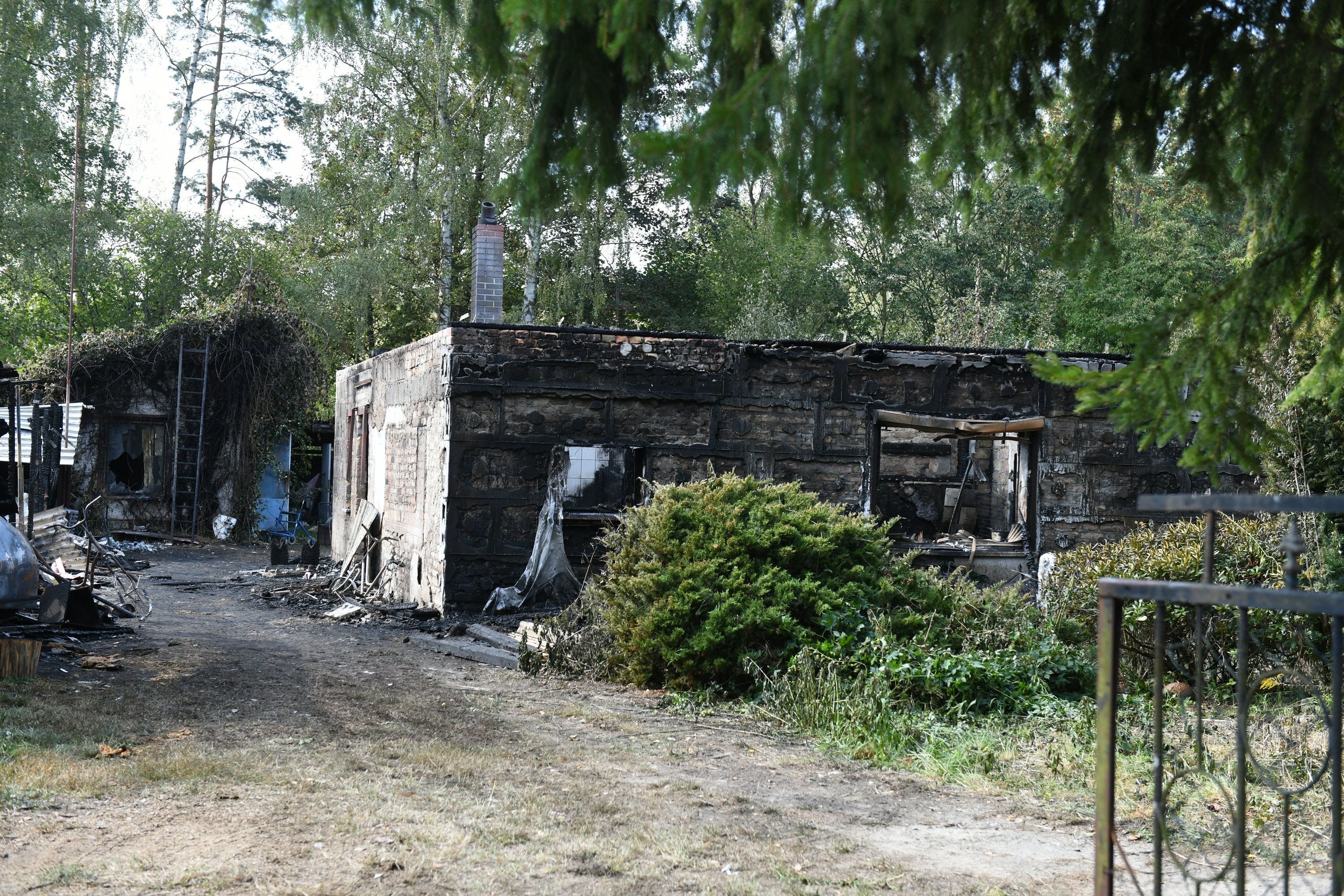 Zwei Leichen Nach Hausbrand Entdeckt T Tete Ein Mann Seine Ehefrau