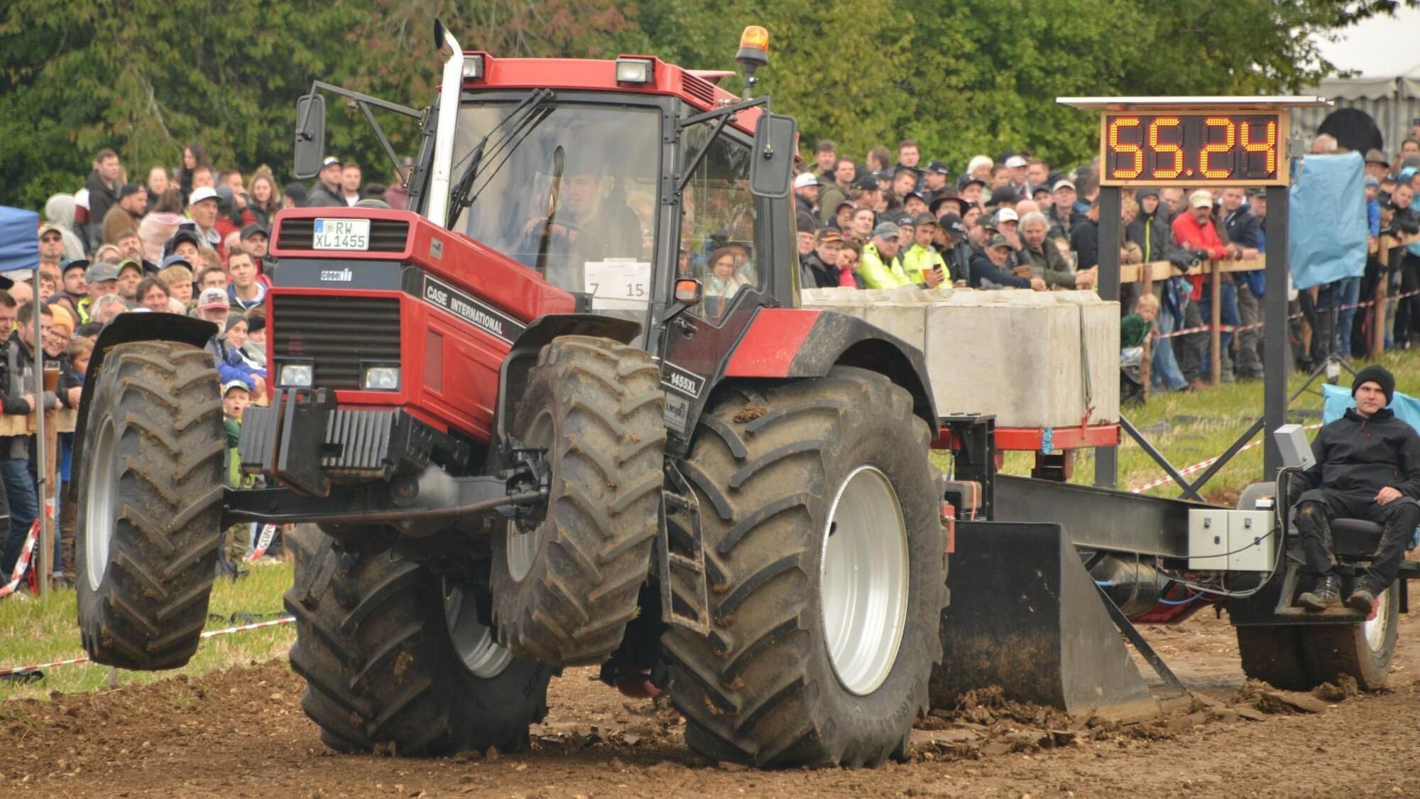 Action pur beim Traktorpulling in Irndorf