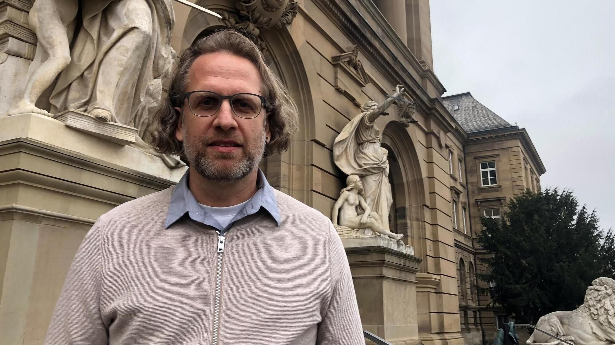 Vom Landtag vor Gericht gezerrt: Jetzt droht Vierfachvater der Knast