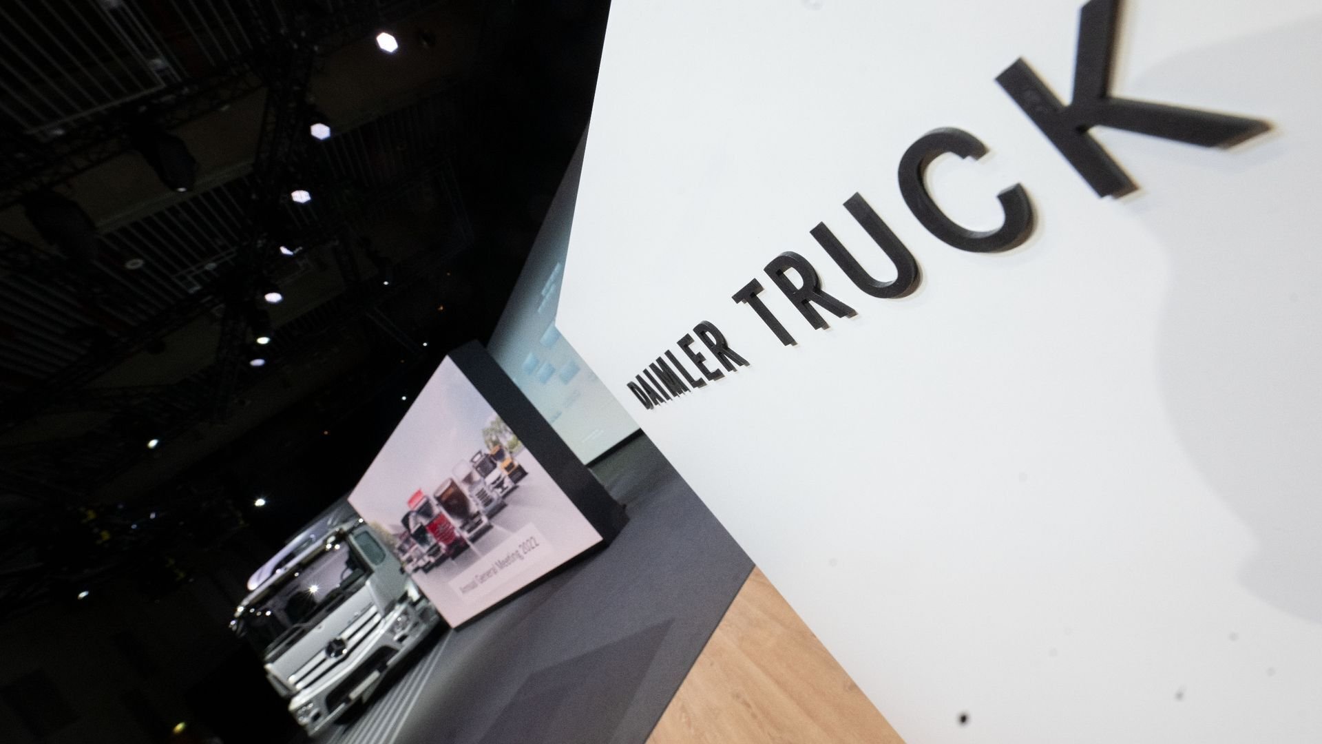 Daimler Truck F Hrt Mit Preiserh Hungen Mehr Gewinn Ein