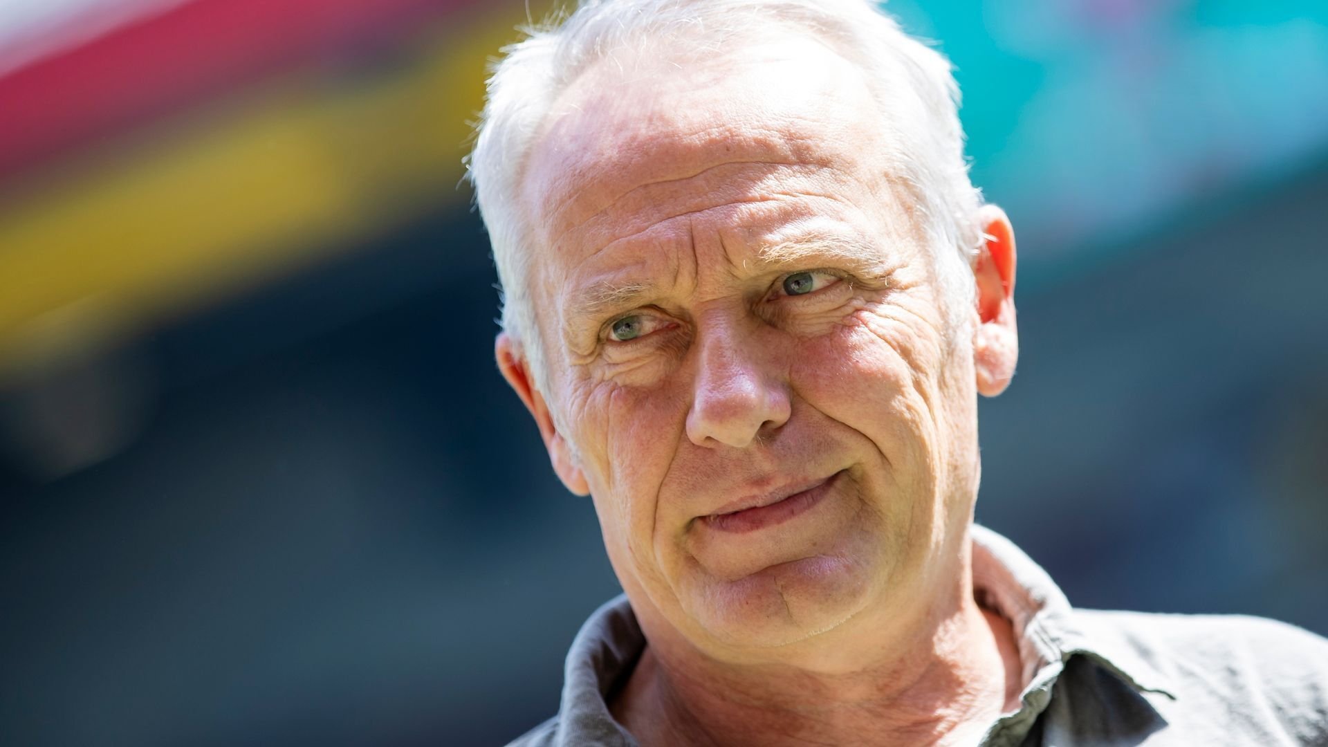 Freiburgs Trainer Streich Gegen VAR-Bilder Im Stadion