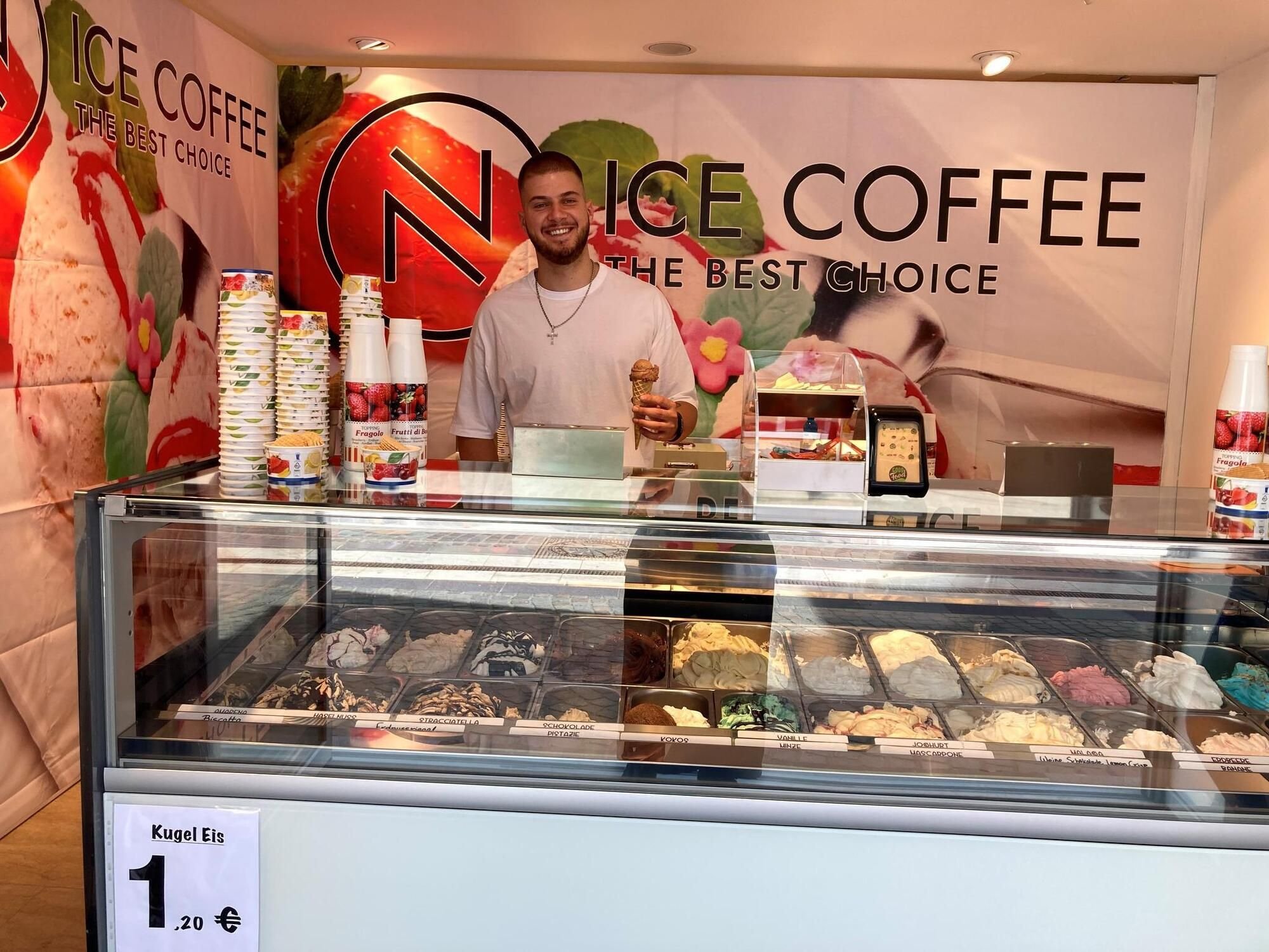 Neue Eisdiele startet erst mal mit Straßenverkauf