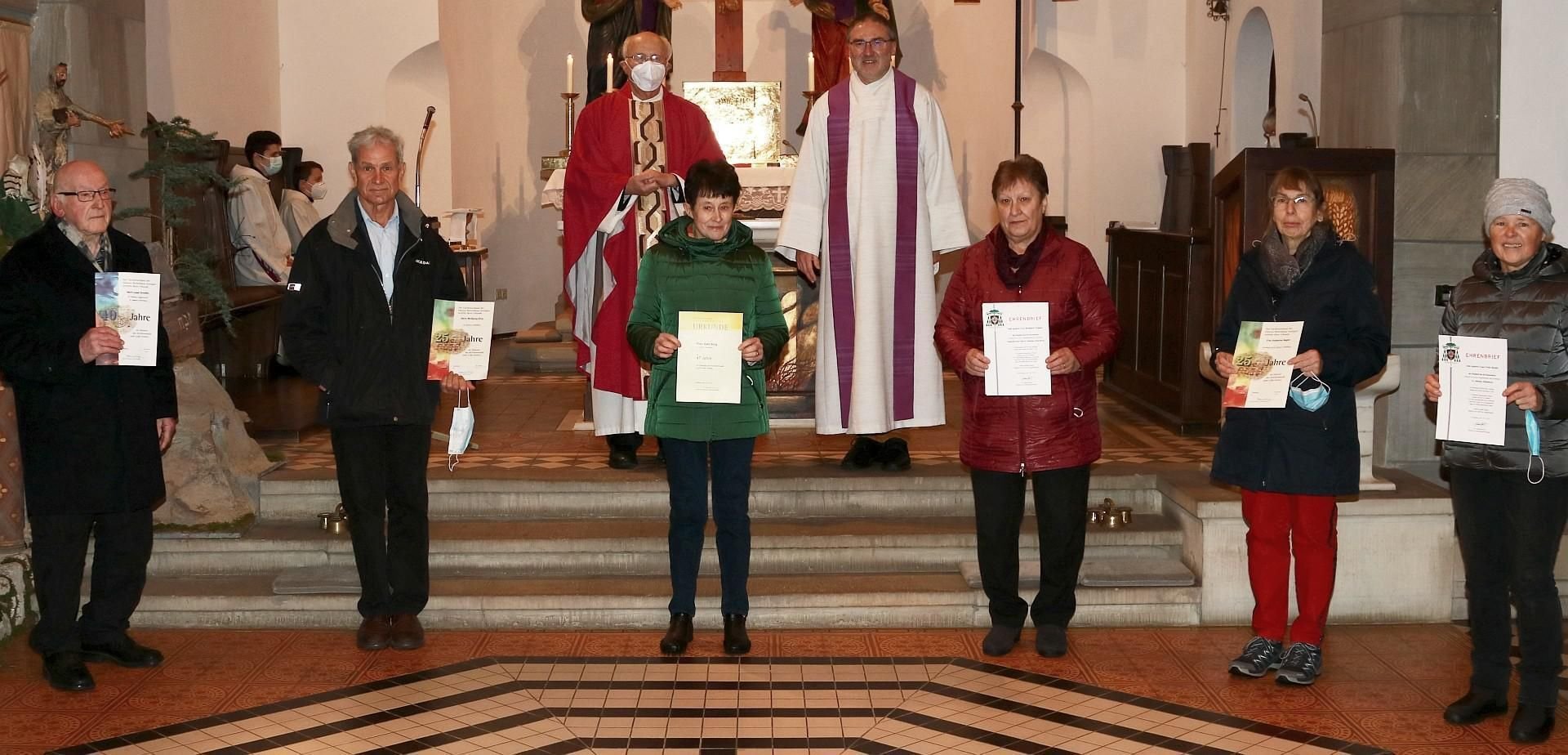 Zwei Chormitglieder sind jeweils seit 50 Jahren in Hohenberg dabei