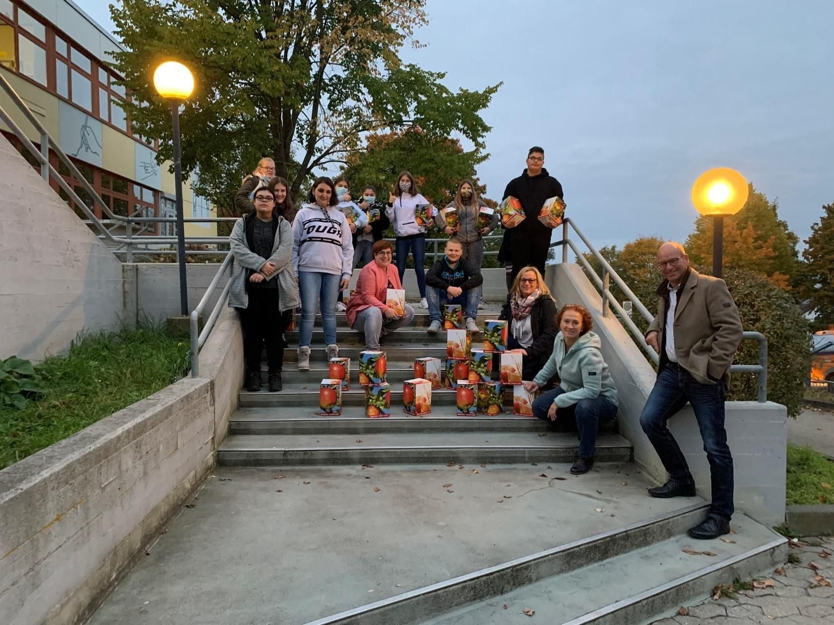 Apfelsaft für die Stauferschule