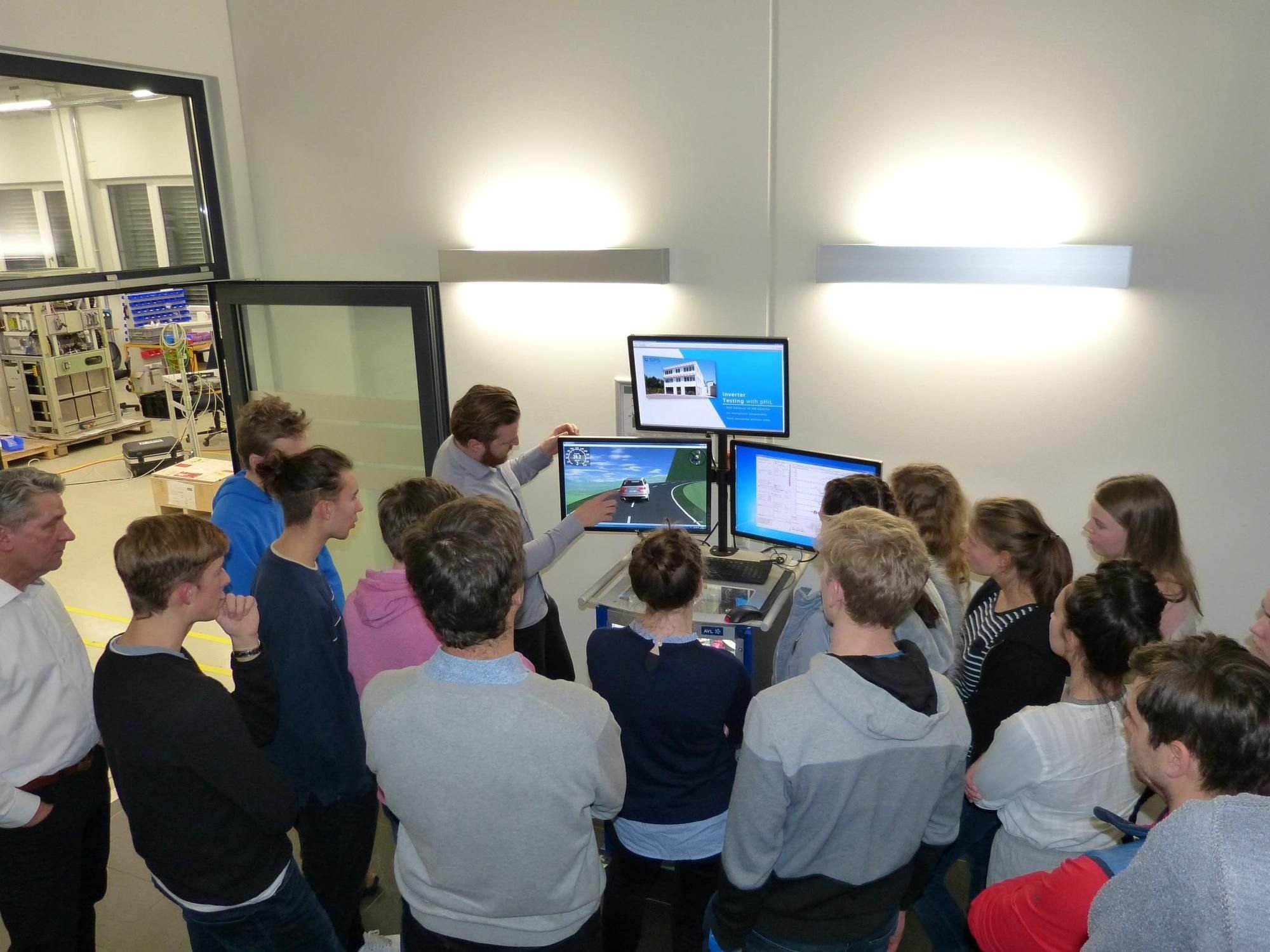 Schüler des RupertNeßGymnasiums besuchen Set Power Systems