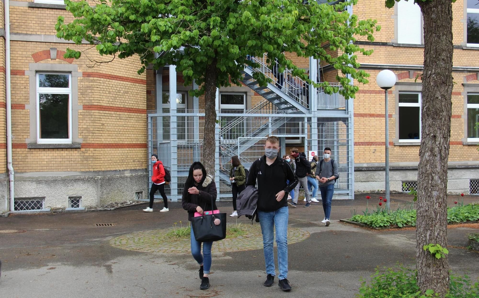 Erster Unterrichtstag In Schulen Verlief Zufriedenstellend In Der ...