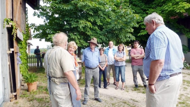 Günther Weber führt durch die Geschichte