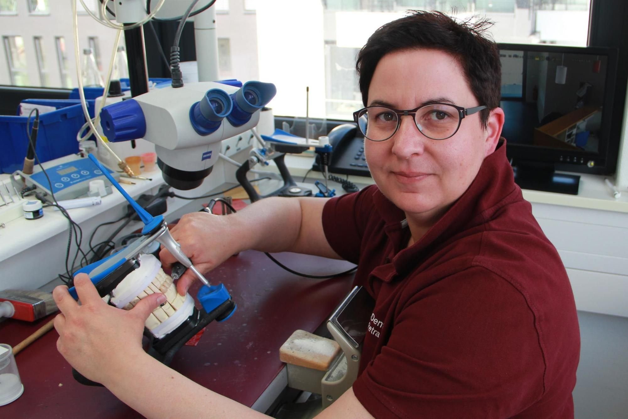 Dentallabor Petra Schäfer Qualität vor Quantität.