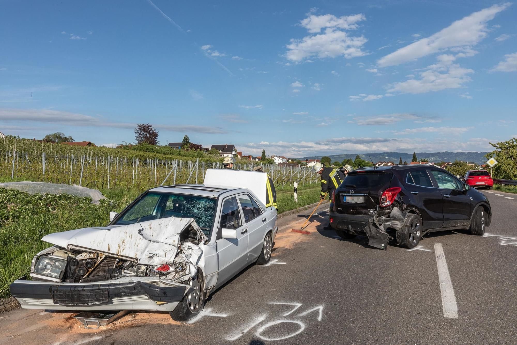 Zwei Verletzte Bei Unfall Auf Der Alten B31