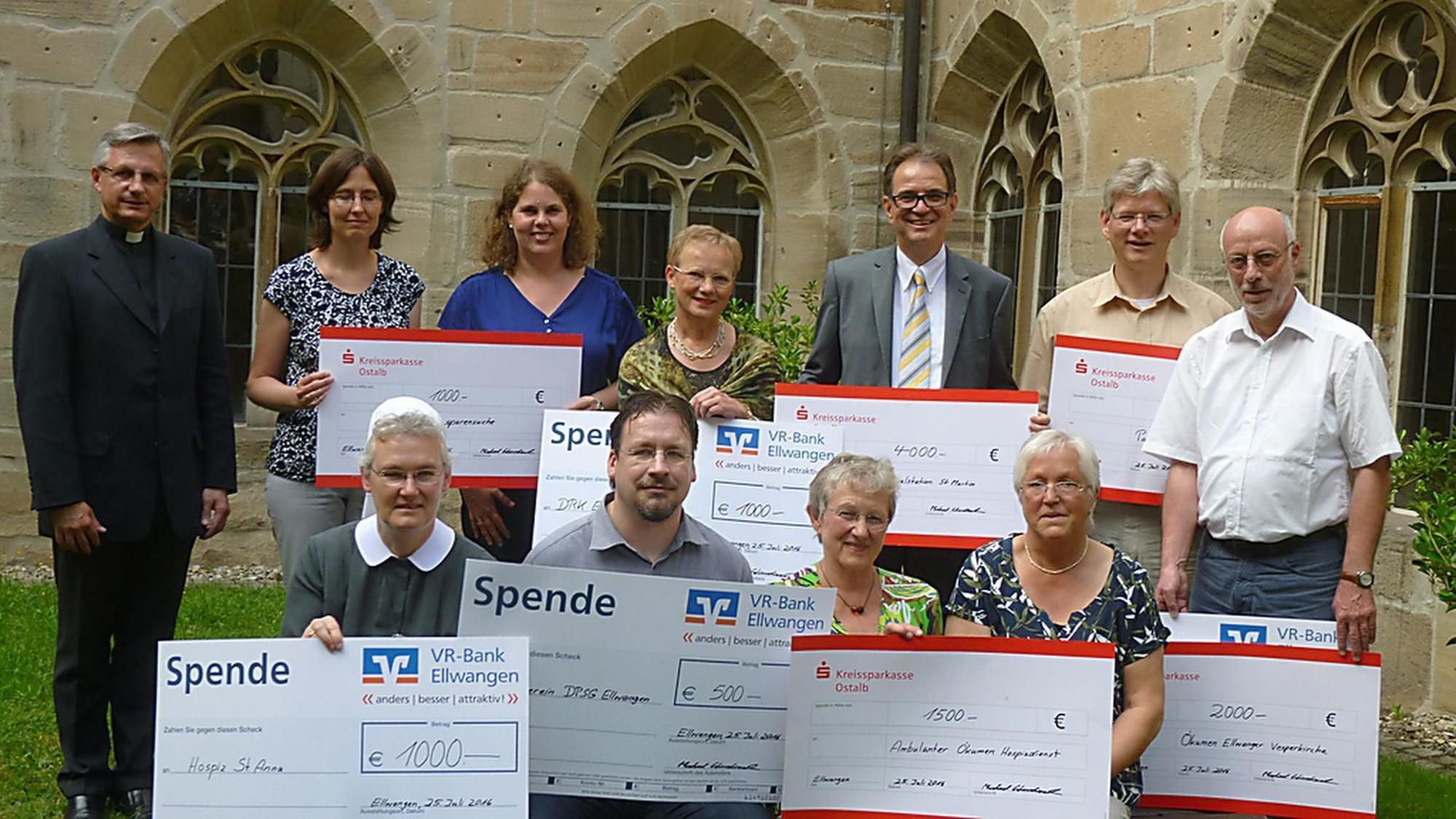 HauserStiftung schüttet 16000 Euro aus