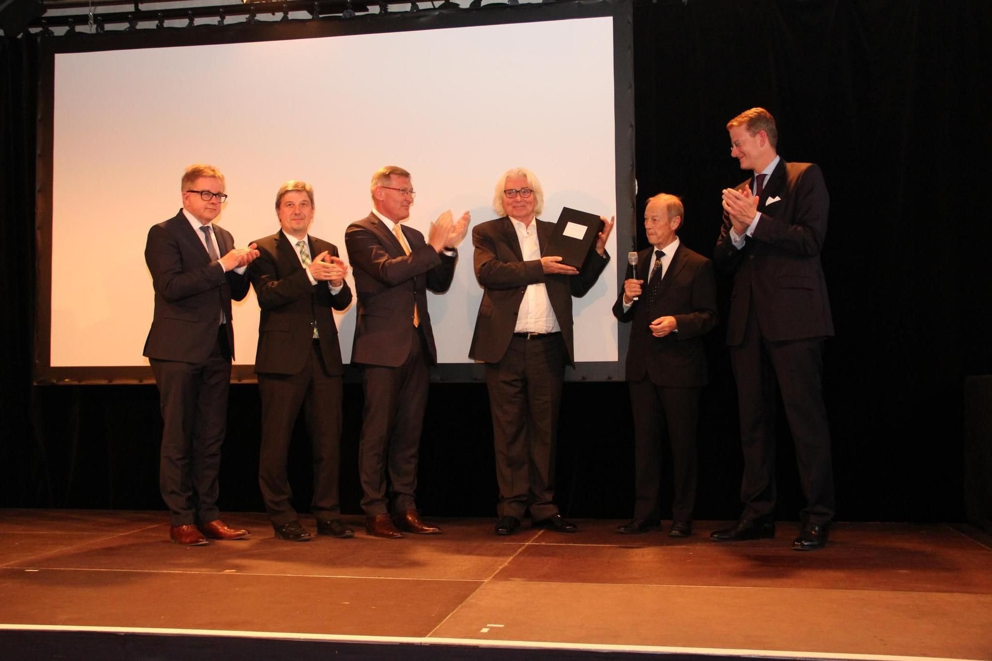 Glückwünsche für Günter Hermann