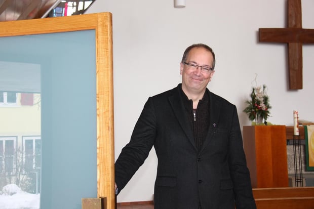 Pfarrer Hoffmann sieht sich als Mittler
