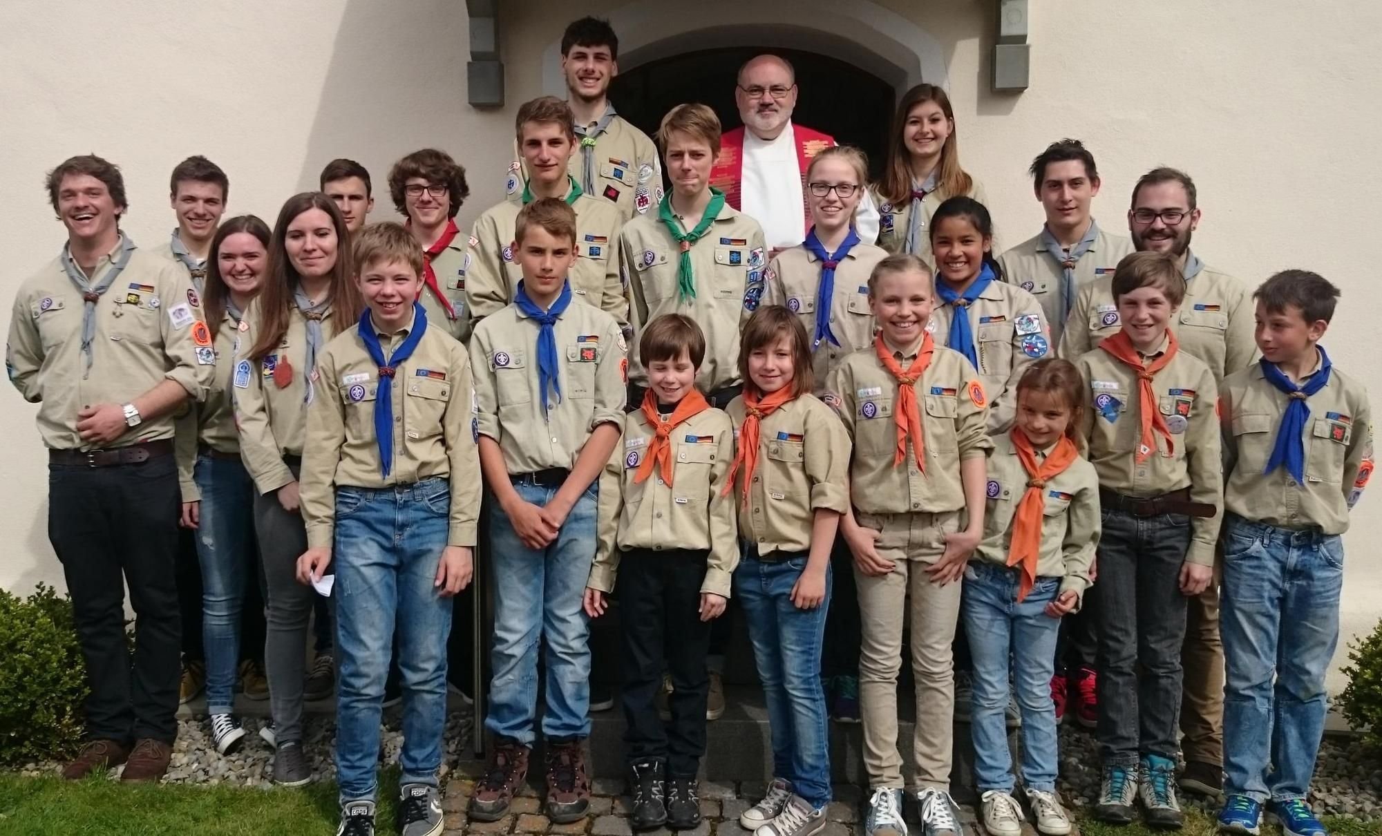 Pfadfinder feiern im Gottesdienst ihren Patron Sankt
