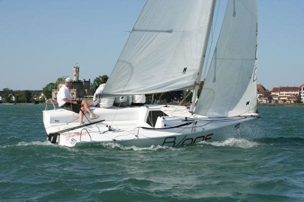 Segler am See suchen eine Einheitsklasse