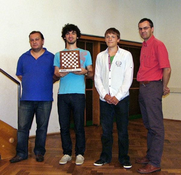 Ilja Schneider gewinnt Schnellschachturnier