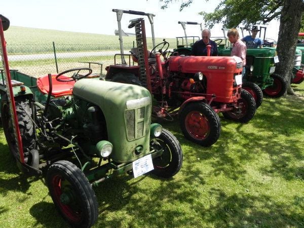 Traktoren ziehen 13 Tonnen um die Wette
