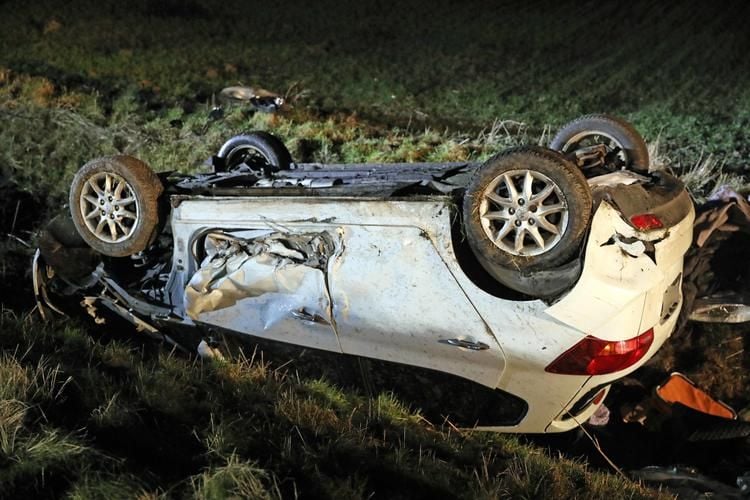 Unfall Auf B105 Mit Schwerverletztem Und Straßensperrung