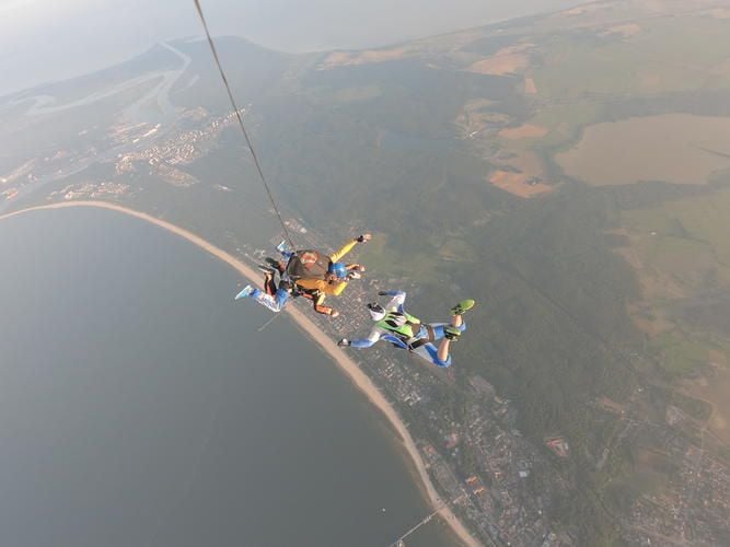 Image with id: AXOeuDYyK-px