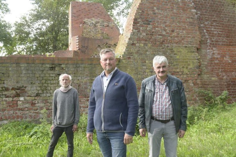 Mehr als NaziSchmierereien Wie stark ist die rechte Szene in Demmin?