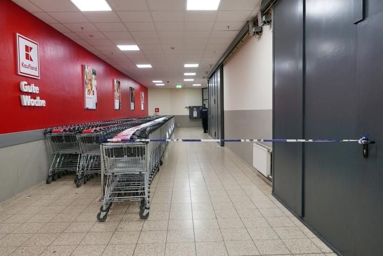 Mitarbeiter hält Dieb auf