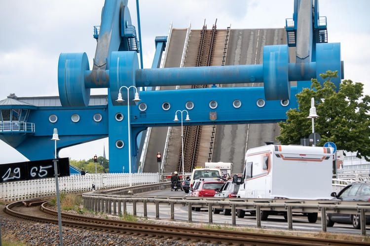 Vollsperrung der Usedom-Brücke in Wolgast abgesagt