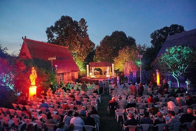 Sonnentor-Theater in der Seenplatte wird zum „Cabaret“