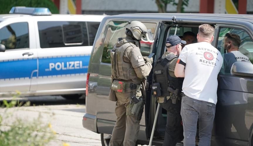 ▶ Polizei nennt Details zu SEK-Einsatz und Festnahme in Neubrandenburg