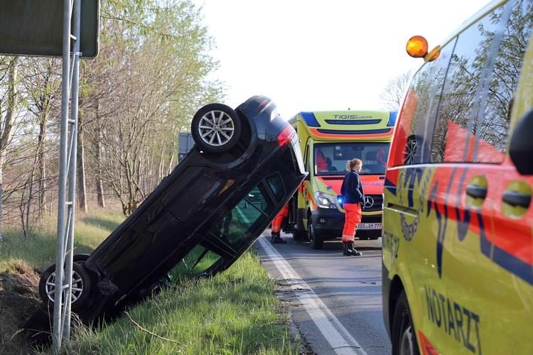 Auto Macht So Ich Mach So Unfall Auto macht nach Unfall Kopfstand