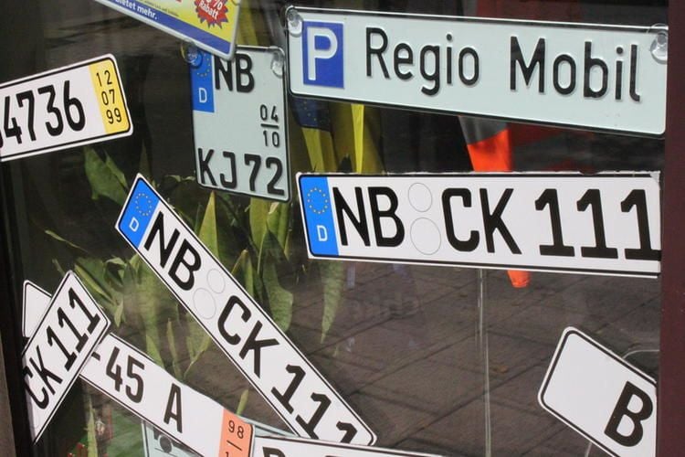 NB ist Pflicht: Kfz-Kennzeichenzwang in Neubrandenburg