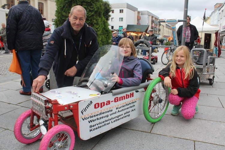 Der traurige Opa mit der Seifenkiste