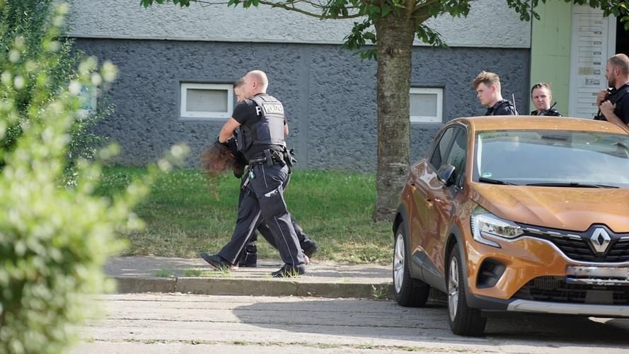 ▶ SEK-Einsatz – Video zeigt die Festnahme auf dem Datzeberg