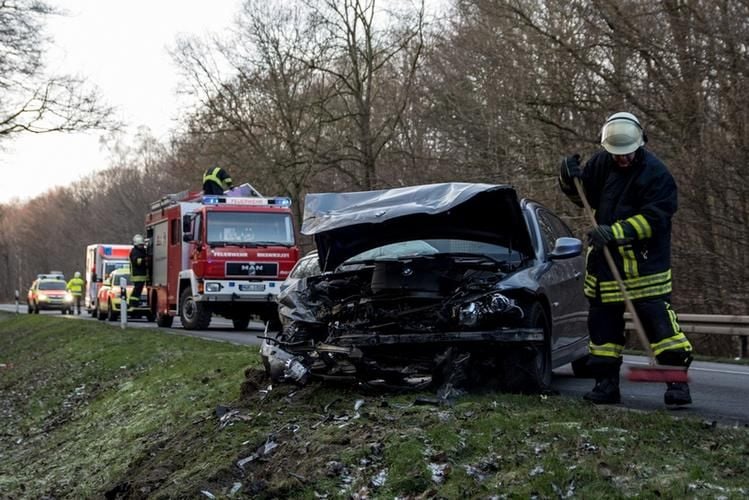 Alarmstufe Rot! Unfall Auf B192 – Betrüger Nutzen Eiskalt Schockanrufe! - onx0eim