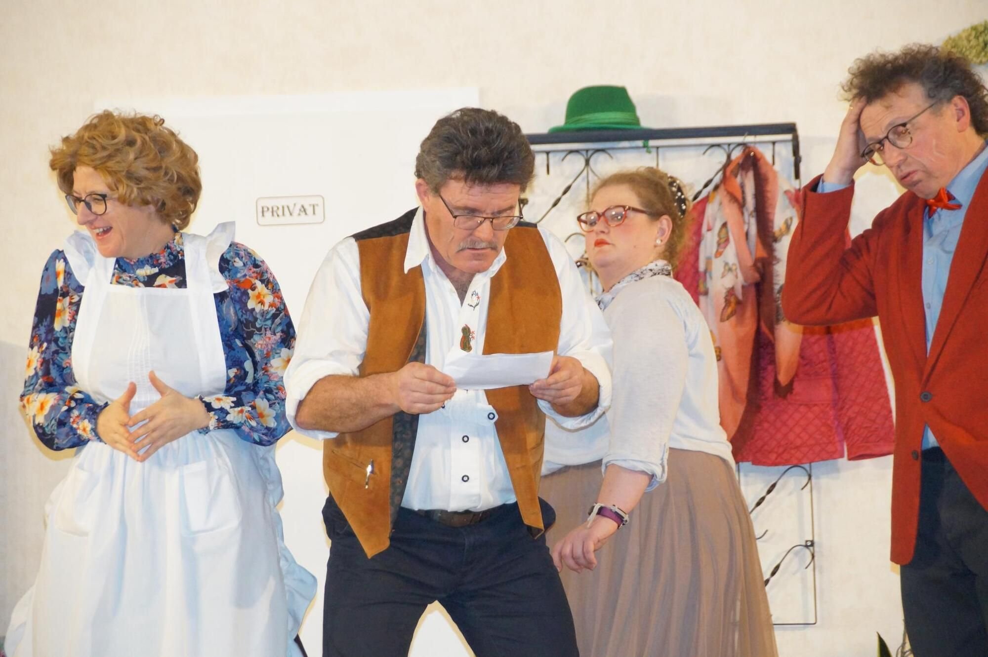 Auf Bühne waren „alle kleine Sünderlein“