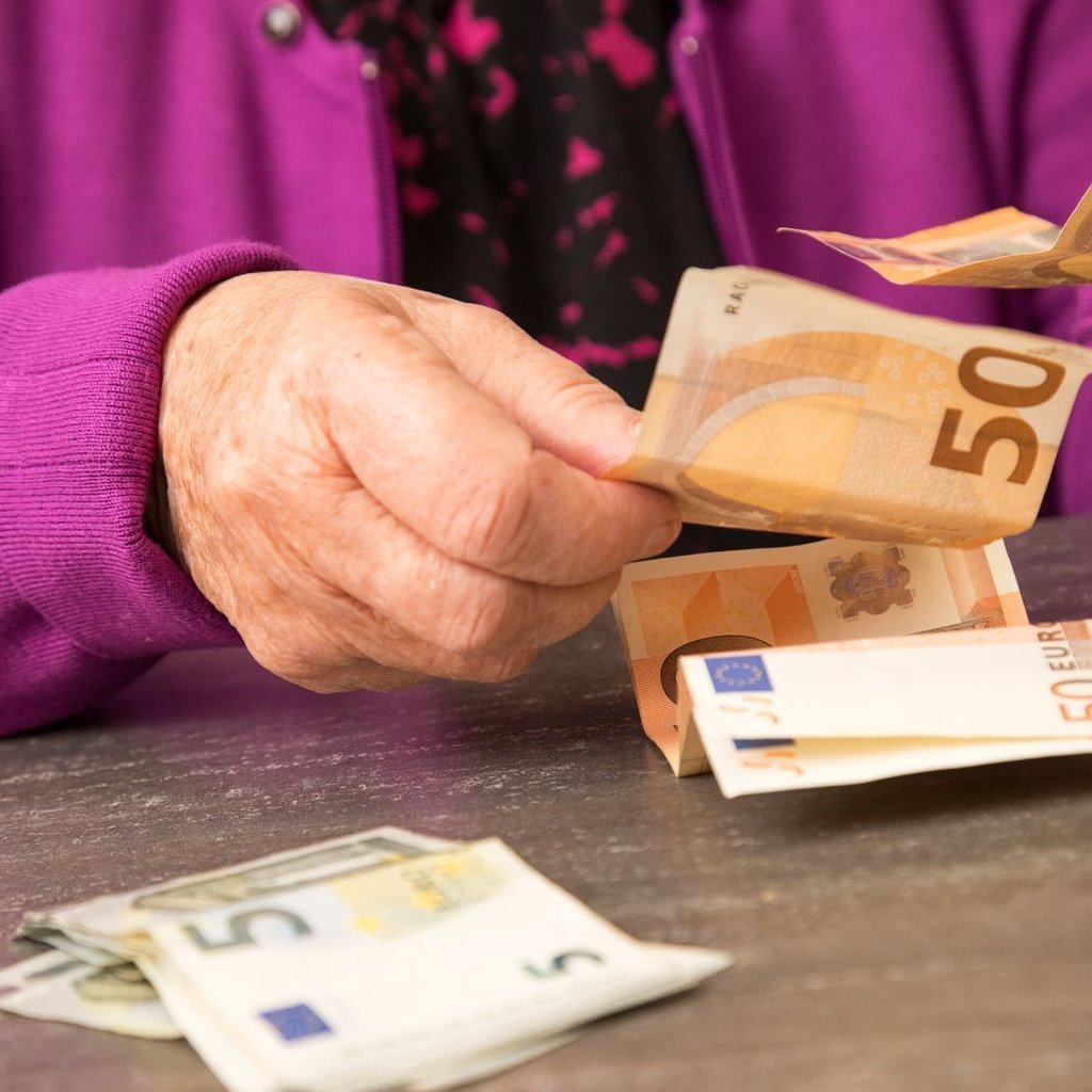 Härtefallfonds für DDR–Renten stößt auf große Nachfrage