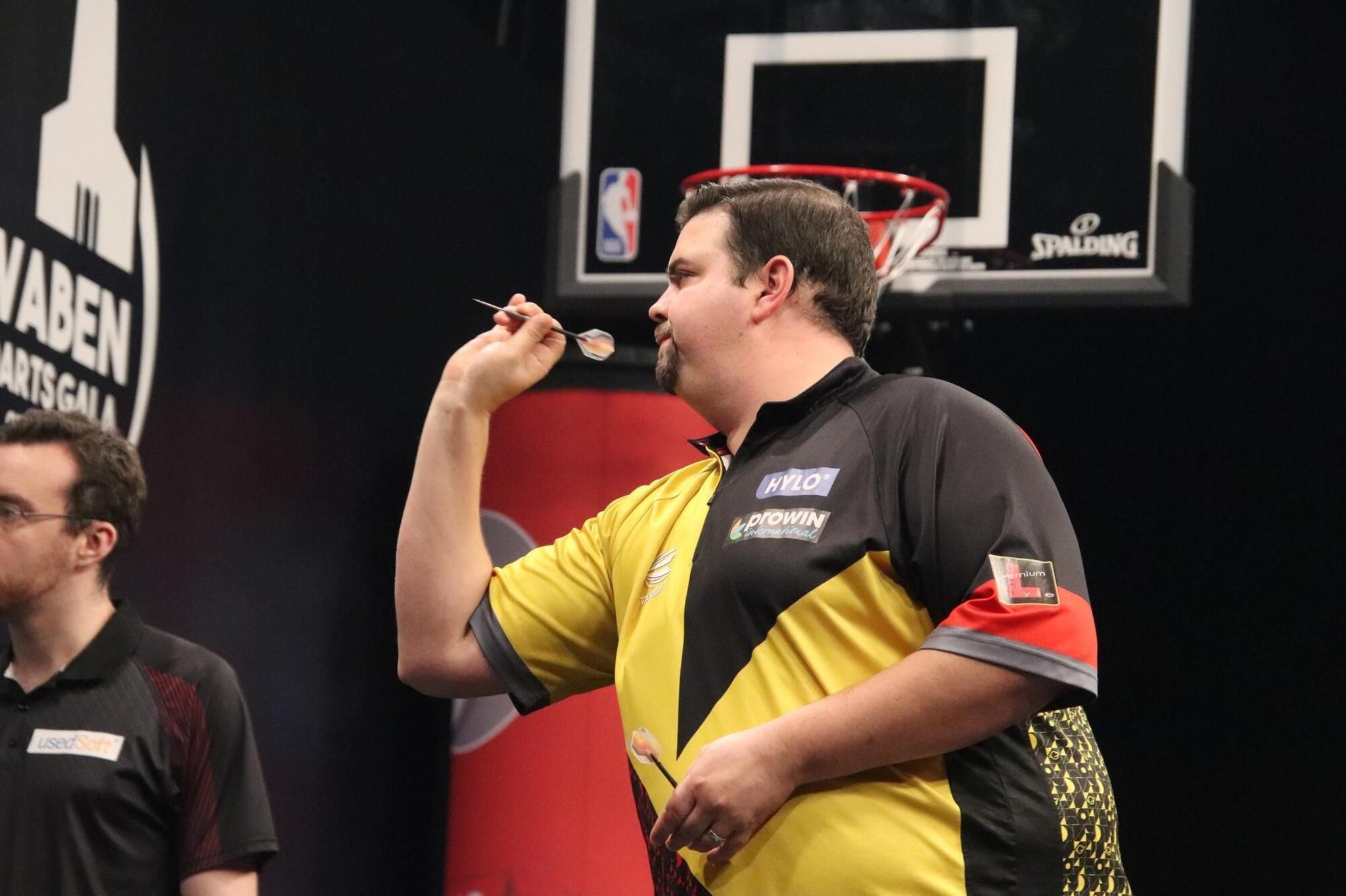 Gabriel Clemens in NeuUlm DartsFans feiern ihren „German Giant“