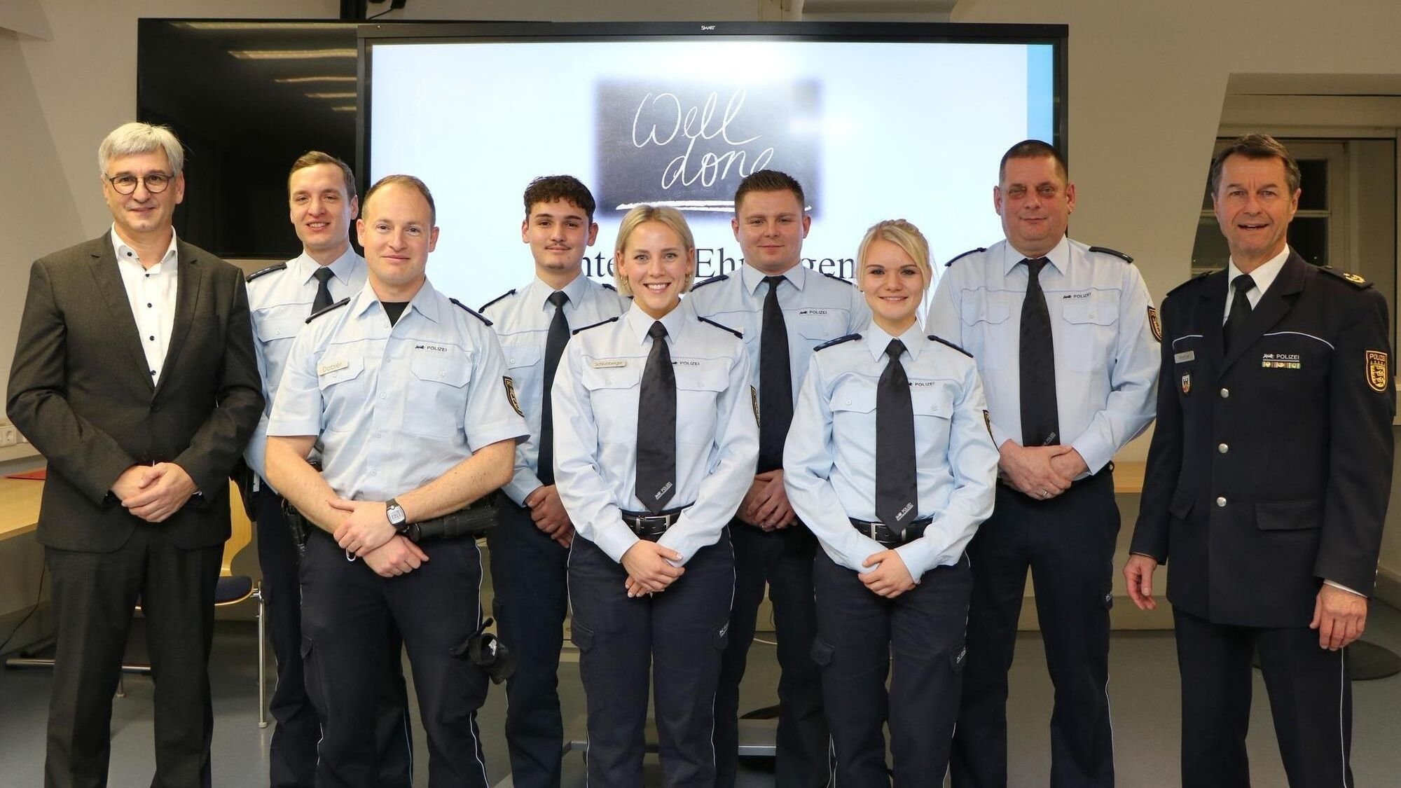 Polizeipräsident ehrt acht Polizistinnen und Polizisten