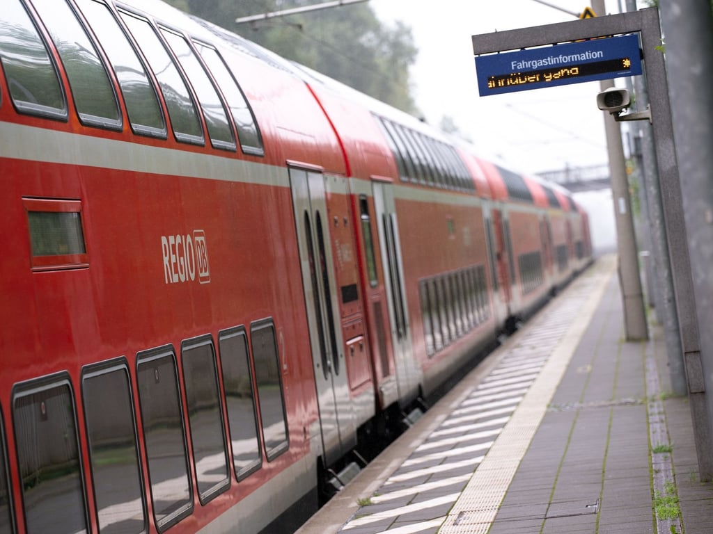 Streik im Live-Blog: Züge fahren teilweise wieder ++ Verkehrschaos bleibt aus