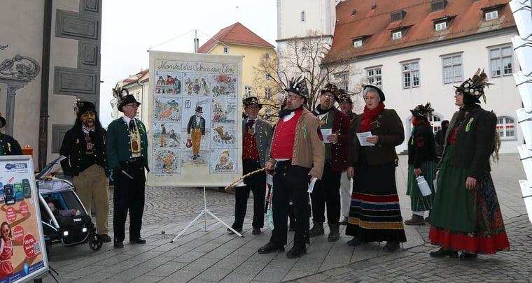 SchwarzeVeriZunft sammelt Räuberbeute in Ravensburg