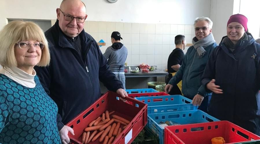 Neubrandenburger SPD bringt Tafel Spende und Lottogewinn