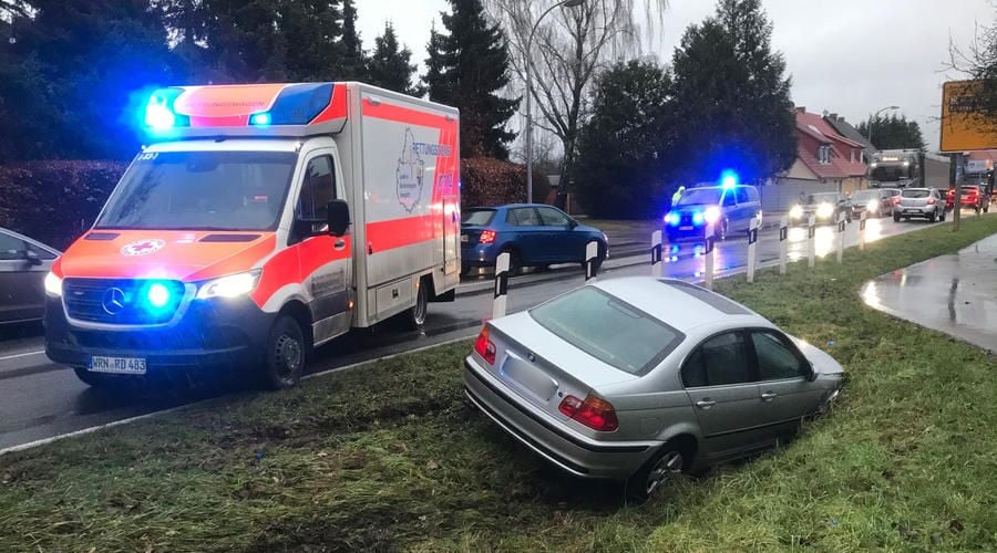 91-Jähriger fährt auf Gegenspur - Drei Verletzte
