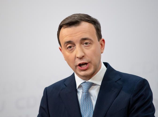 Image with id: 63XJLWhBmYaZ