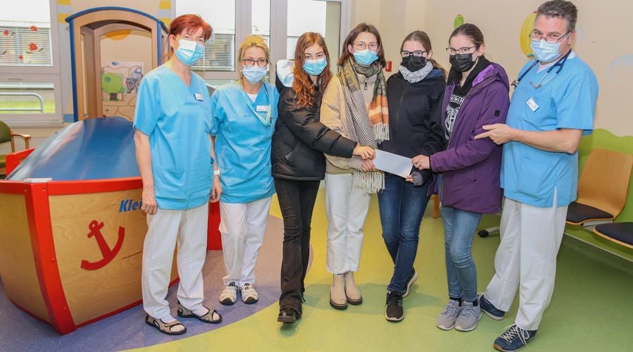 Neustrelitzer Schüler spenden für Neubrandenburger Frühchenstation