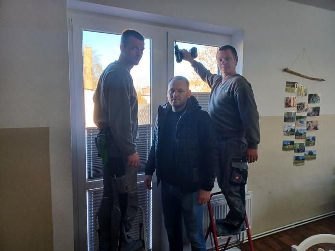 Image with id: gMPIVe-7CWxG