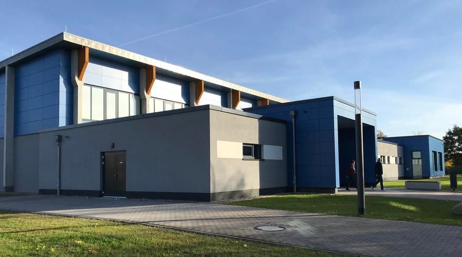 Massive Schäden an Sporthalle in Neubrandenburg – Sportunterricht geht weiter