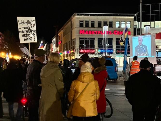 ▶ Montagsproteste in Waren und Neubrandenburg