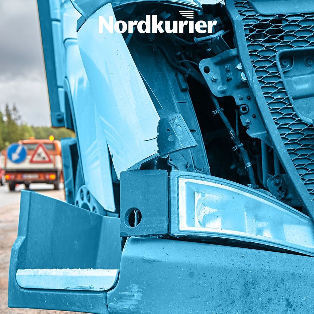 Lkw–Fahrer landet auf A11 im Graben