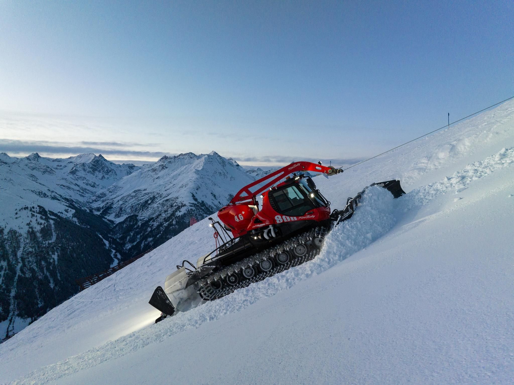 Kässbohrer Geläbdefahrzeug AG stellt neuen Pistenbully 800 vor